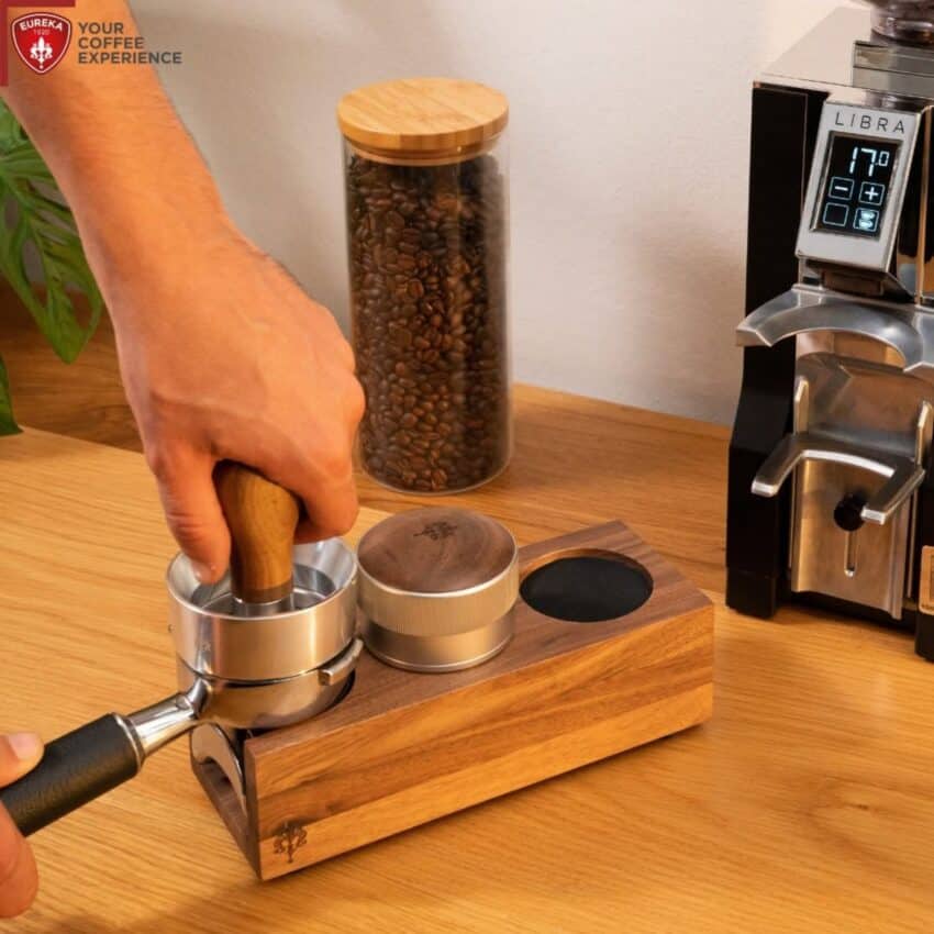 עמדת דחיסה מעץ אלון אוריקה Eureka Double Tamping Station – דגם כפול