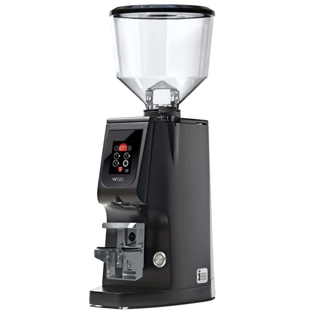 הכירו את Eureka Atom W65 – שחור: מטחנת קפה חשמלית שחורה ומסוגננת, הכוללת מיכל פולים שקוף בחלק העליון, תצוגה דיגיטלית אינטואיטיבית וכפתורי שליטה קלים לשימוש בחזית המכשיר. הודות להגדרות הטחינה המדויקות שלה, היא מבטיחה קפה איכותי בכל פעם. בתחתית המכשיר ניתן לראות מחזיק פורטפילטר נוח. | אספרסימו
