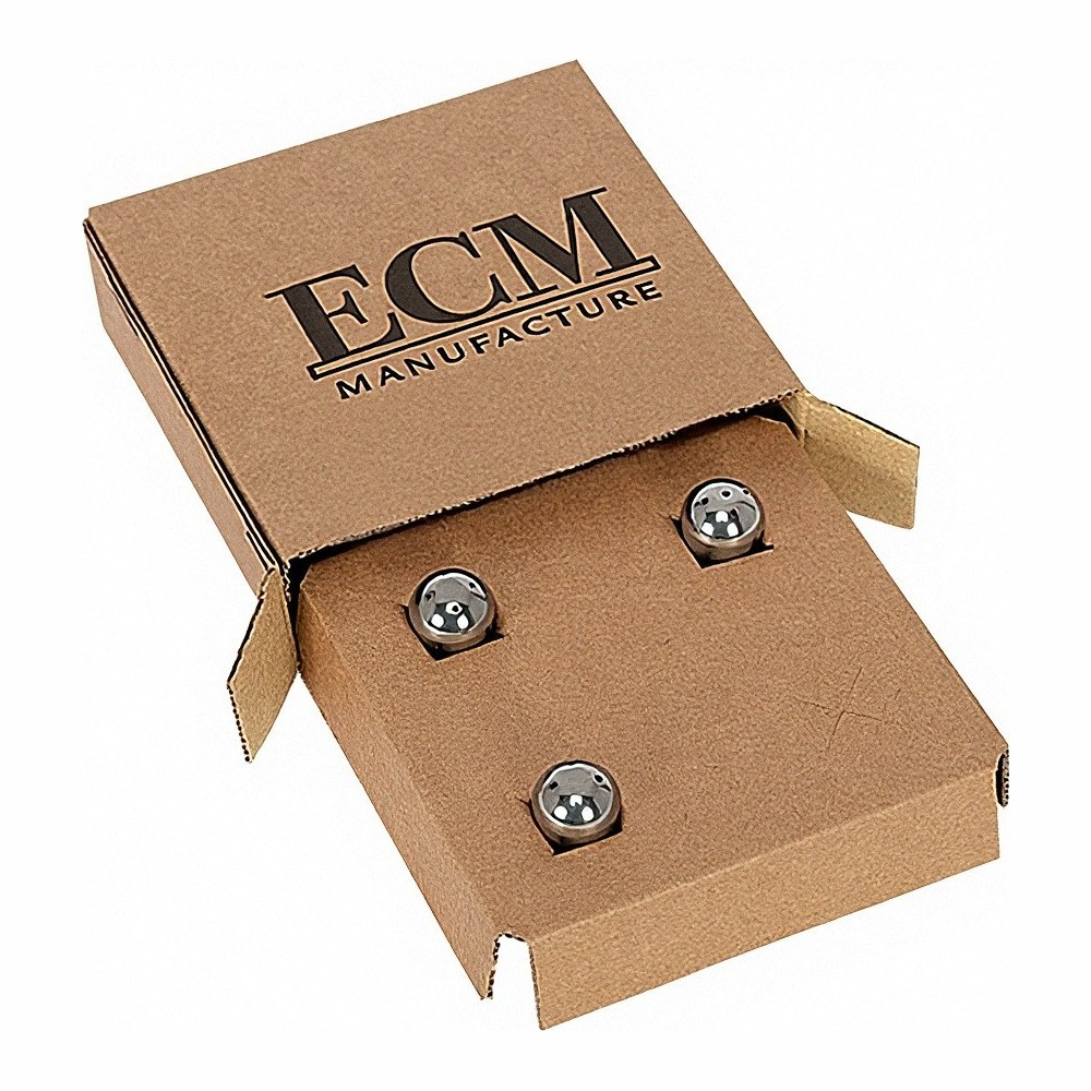 קופסת קרטון של ECM Manufacture עם שלושה חרירים מתכתיים קטנים המסודרים בתבנית משולשת בתוך האריזה — מושלמת לכל מי שמעריך קפה איכותי או נהנה להכין כוס קפה מושלמת. | אספרסימו